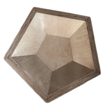 Onze prachtig vormgegeven houten schaal ‘de Beemster Bowl’ is behalve een leuk cadeau ook een lust voor het oog. Uiteraard is ook deze schaal gemaakt van restmateriaal. In diverse maten verkrijgbaar. Materiaal: berken multiplex 18mm